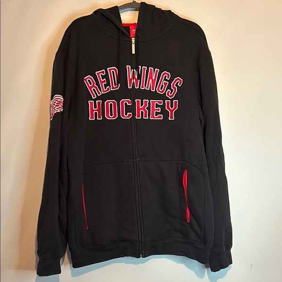 Reebok Face Off Collection Black and Red Hoodie - Picture 1 of 8